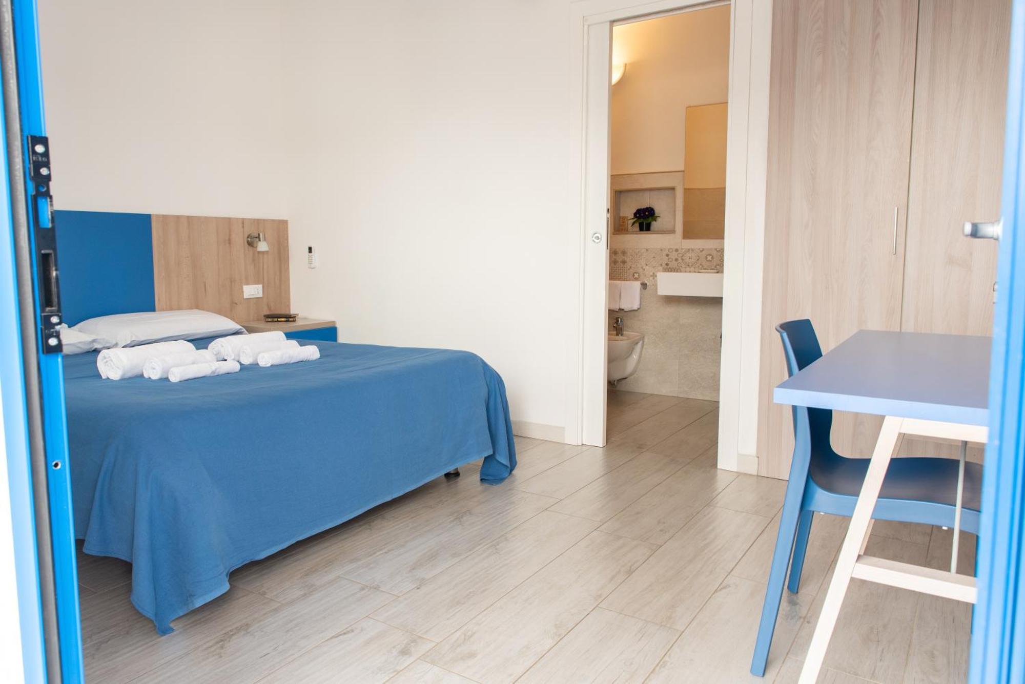 Bed & Blu Hotel La Caletta Exterior photo